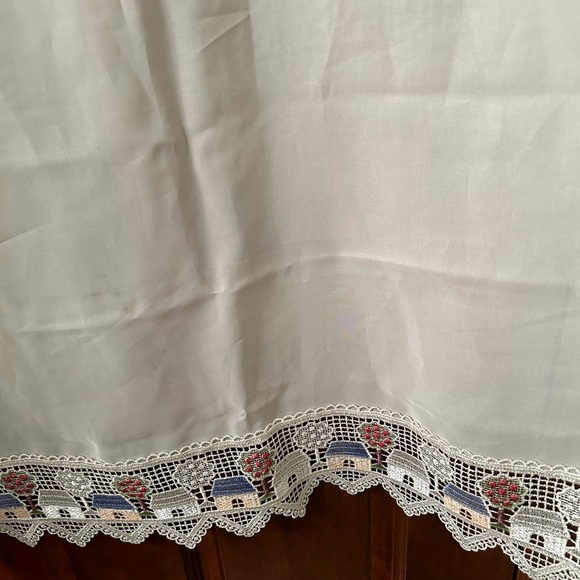 VTG Sheer Cottagecore Crochet Trim Kitchen curtain. Measures 27x13 inches. - Picture 6 of 8